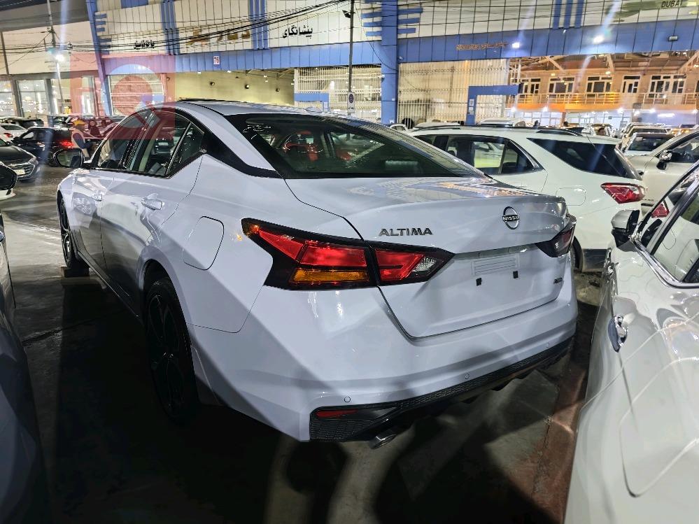 نيسان ألتيما